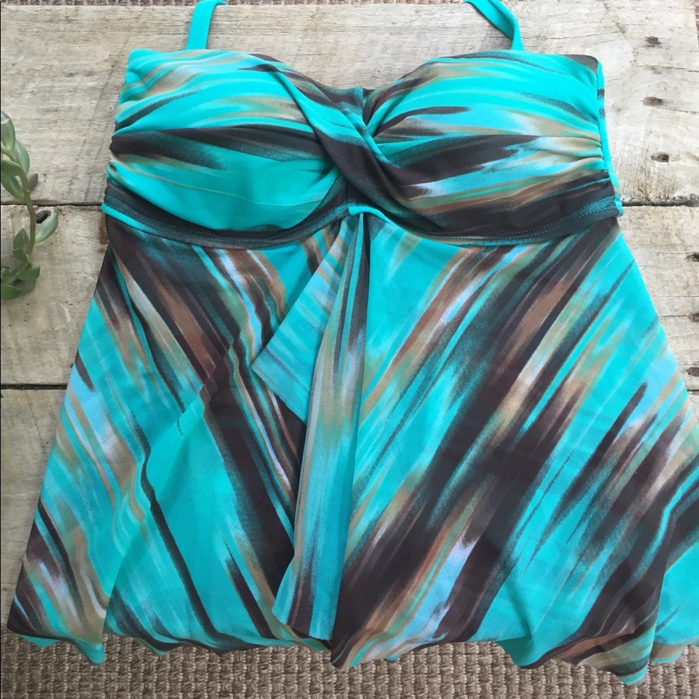 Women’s tankini skirt swim suit